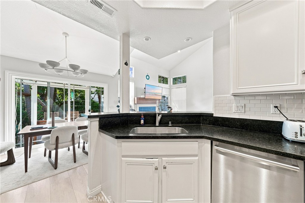 26 Cuervo Drive Property Photo 12