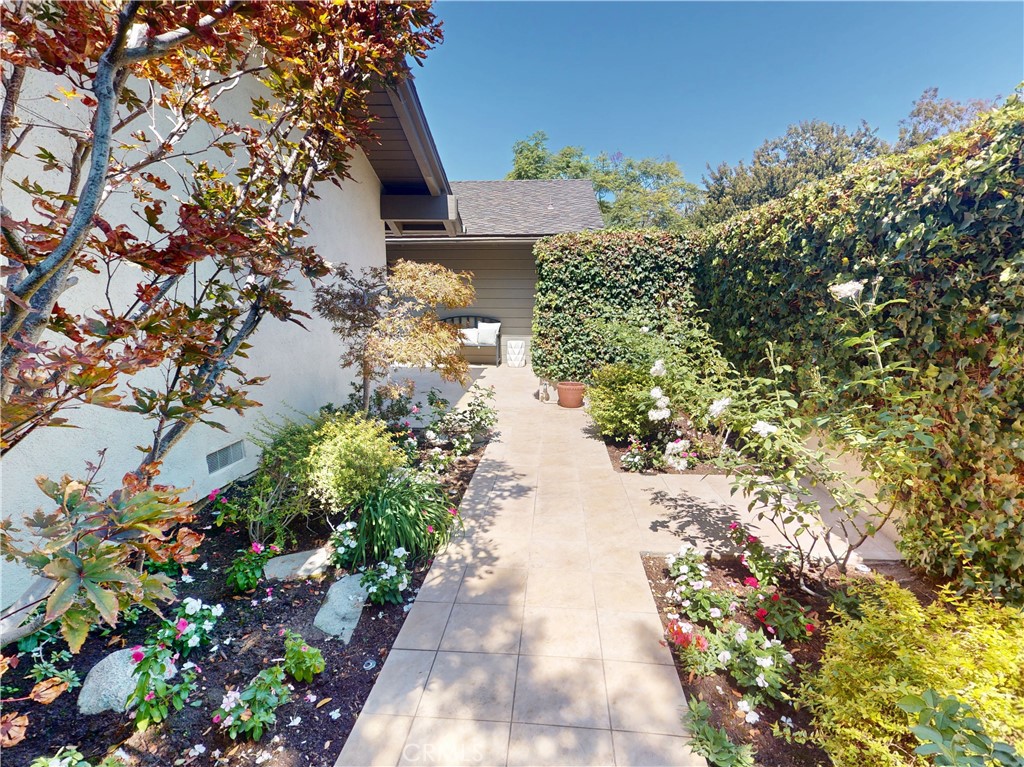 6 Palos Property Photo 2