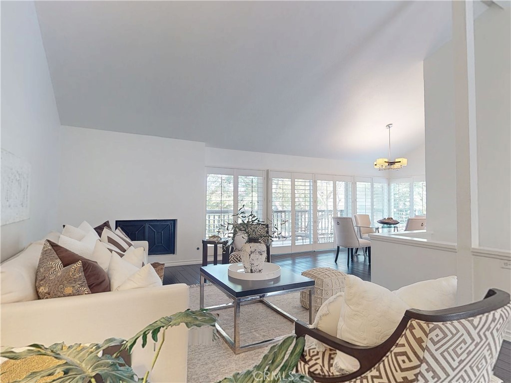6 Palos Property Photo 5