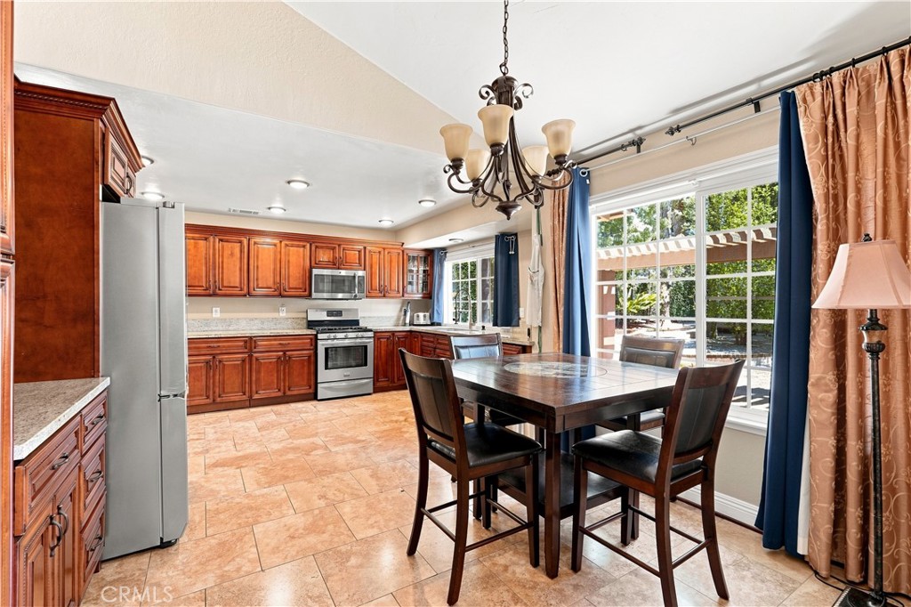 24112 Valyermo Property Photo 7