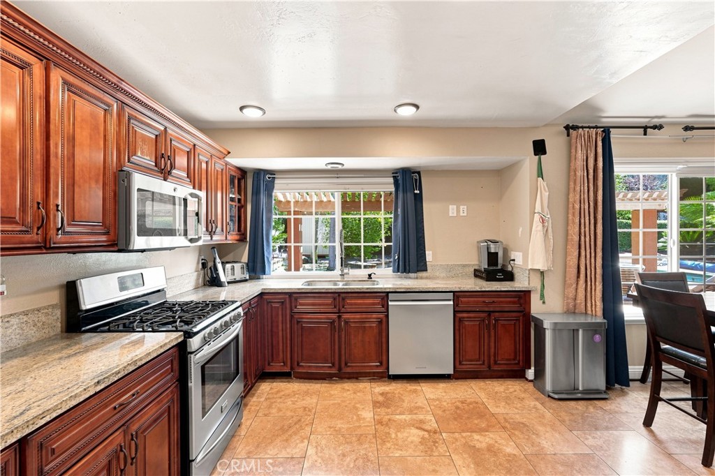 24112 Valyermo Property Photo 8