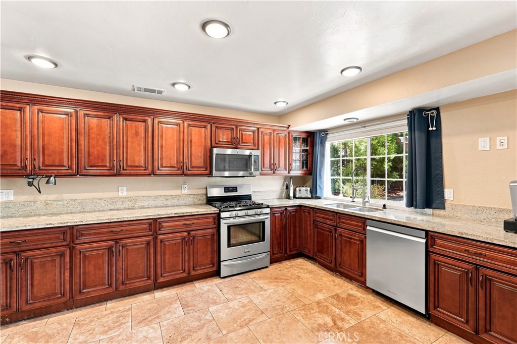 24112 Valyermo Property Photo 9