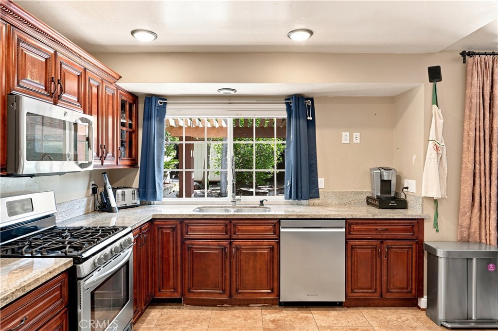 24112 Valyermo Property Photo 10