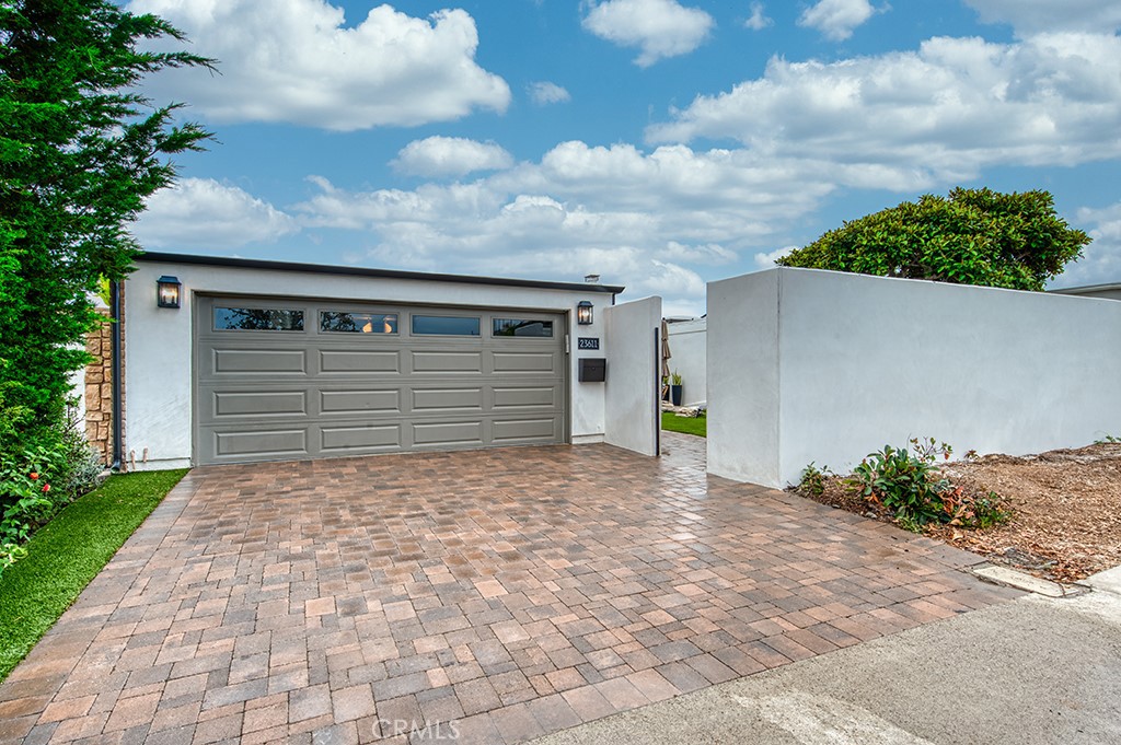 23611 Verrazanno Property Photo 1