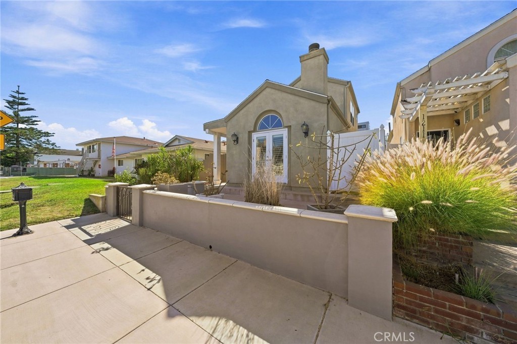1209 Huntington Street Property Photo 7