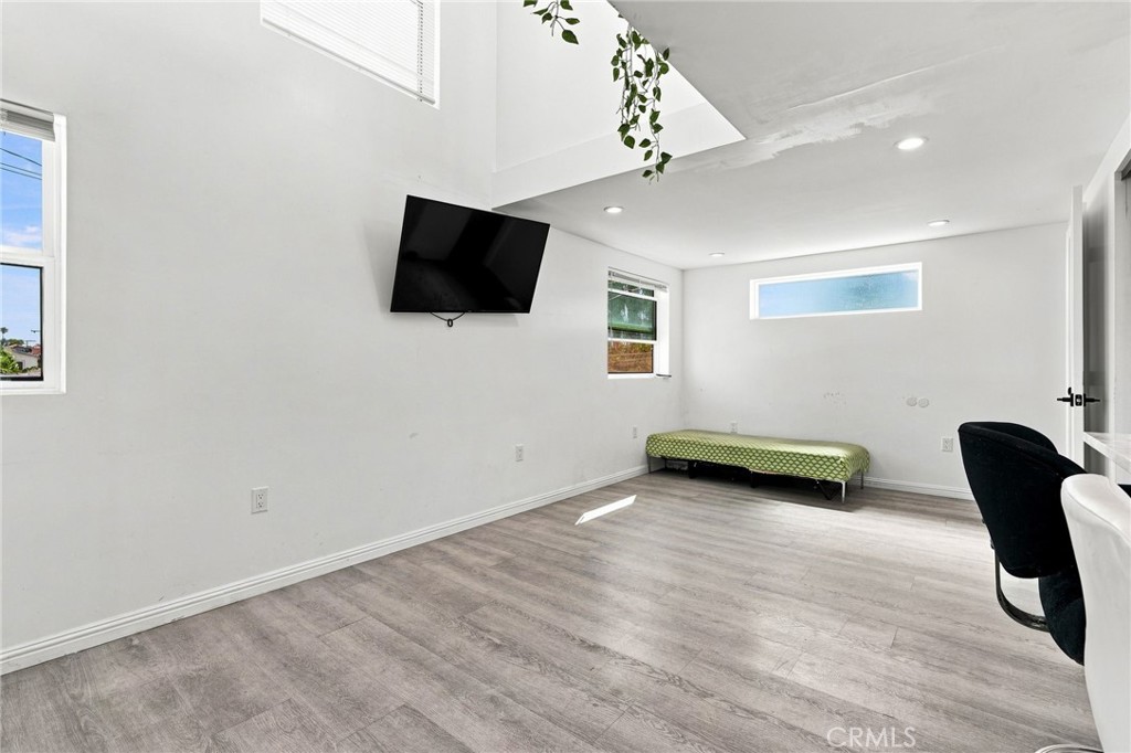 1209 Huntington Street Property Photo 32