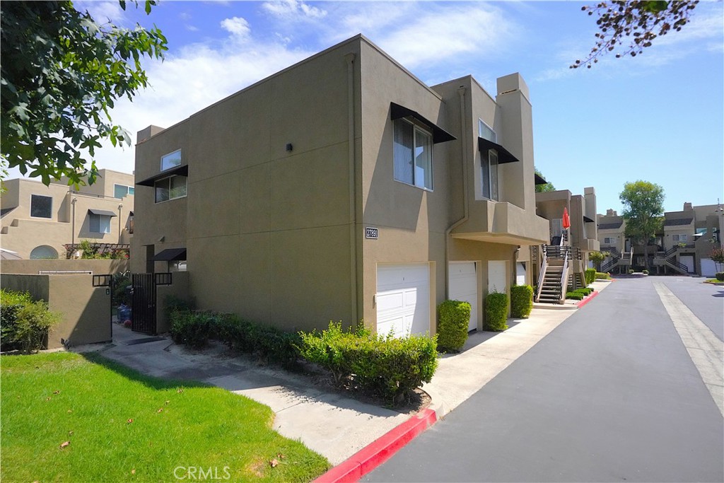 27897 Cinnamon Property Photo 2