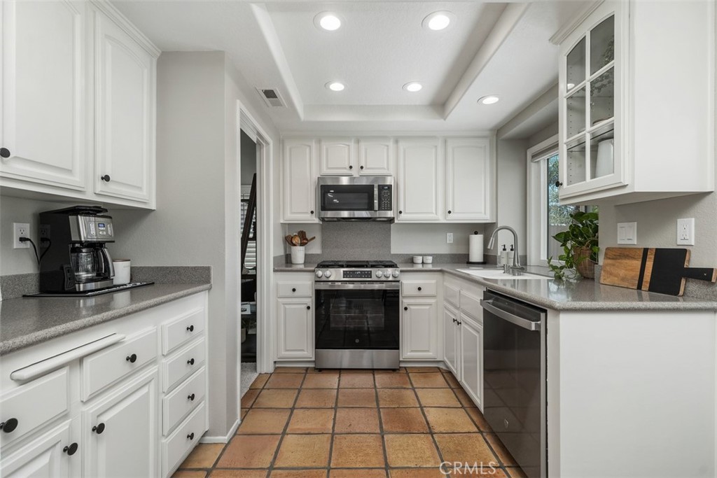 29 Raposa Property Photo 10