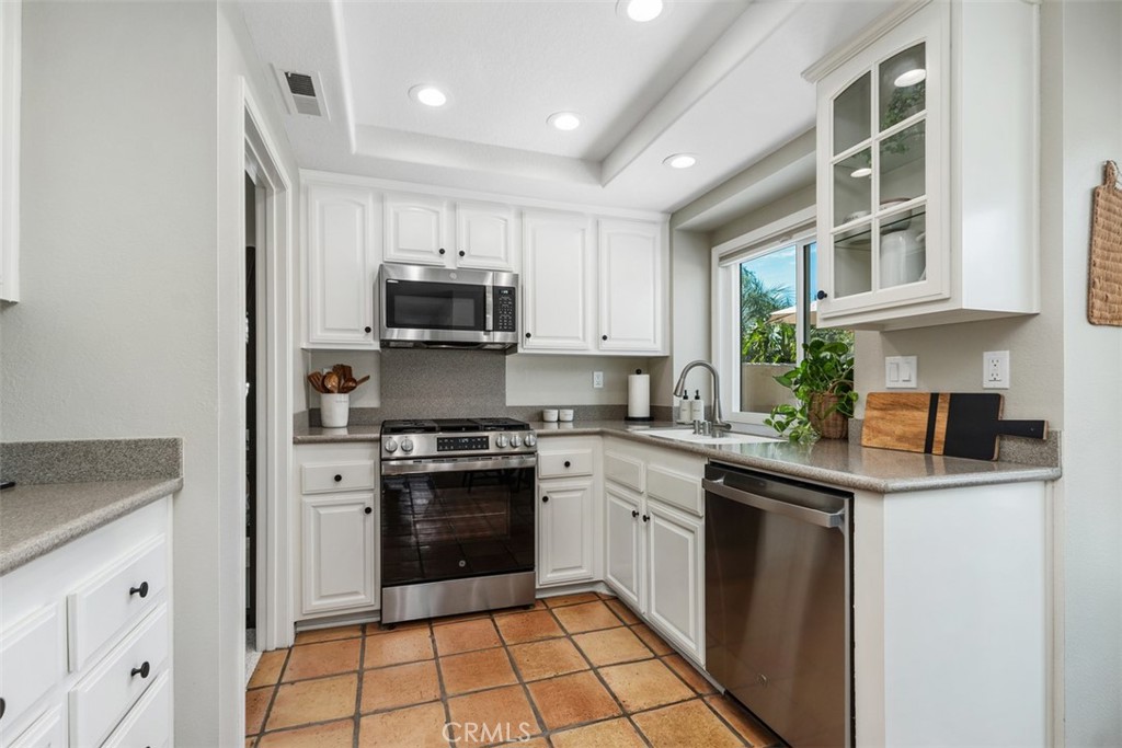 29 Raposa Property Photo 13