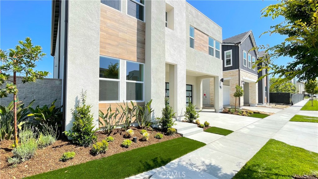 101 Walworth Property Photo 2