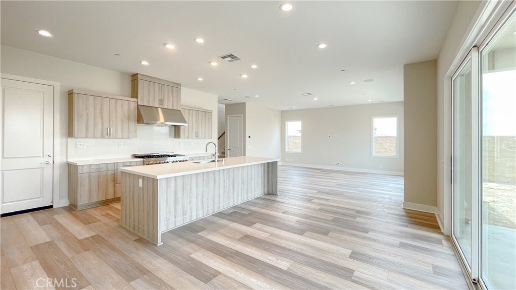 101 Walworth Property Photo 4