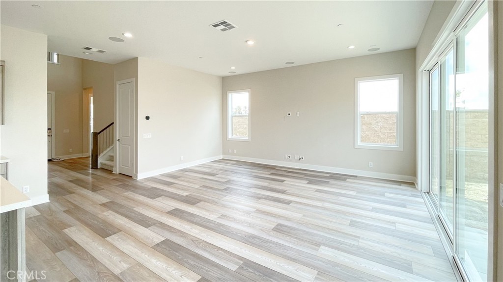 101 Walworth Property Photo 5