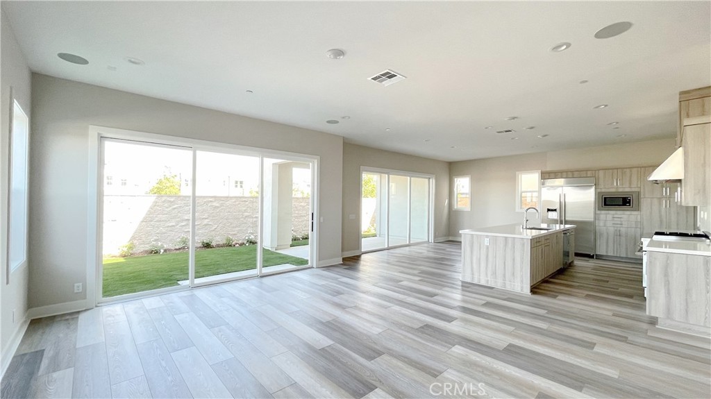 101 Walworth Property Photo 9