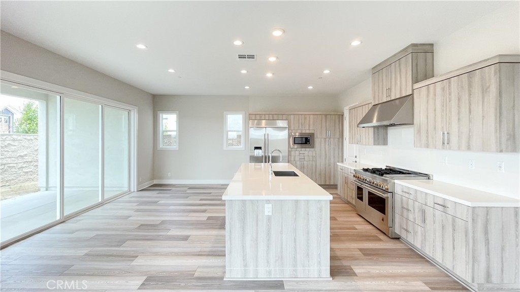 101 Walworth Property Photo 11