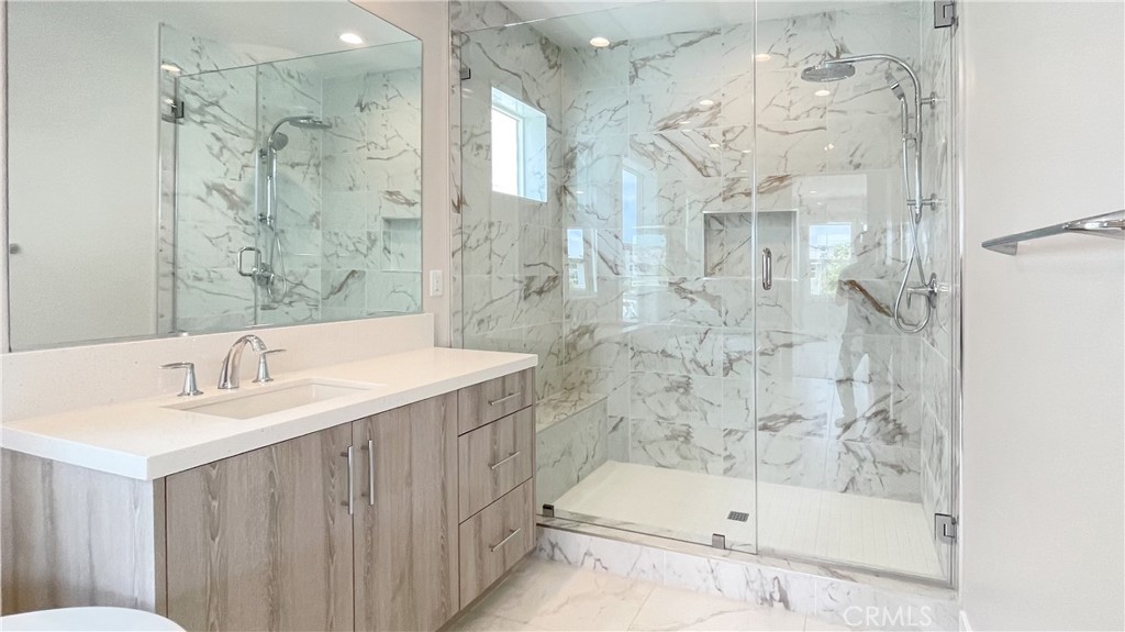 101 Walworth Property Photo 23