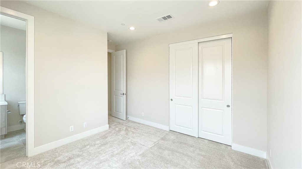 101 Walworth Property Photo 32