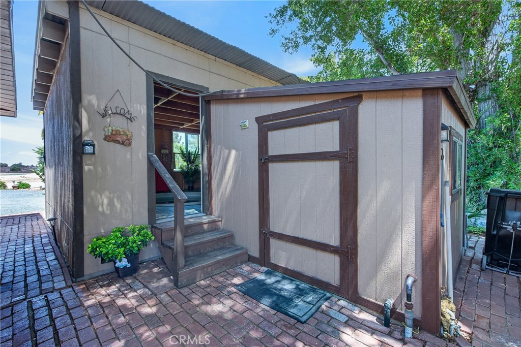32800 Los Encinos Road Property Photo 10