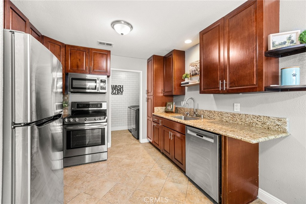 1727 N Willow Woods B Property Photo 10