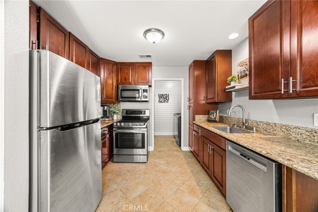 1727 N Willow Woods B Property Photo 11