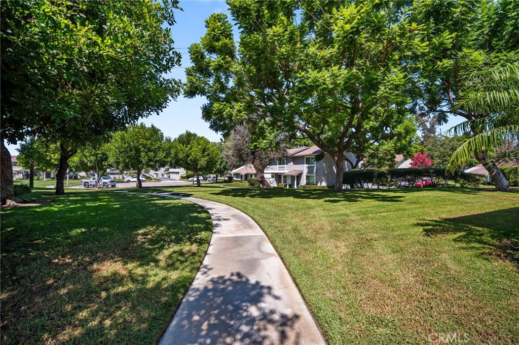 1727 N Willow Woods B Property Photo 25