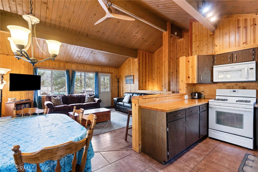 39038 Bayview Lane Property Photo 15