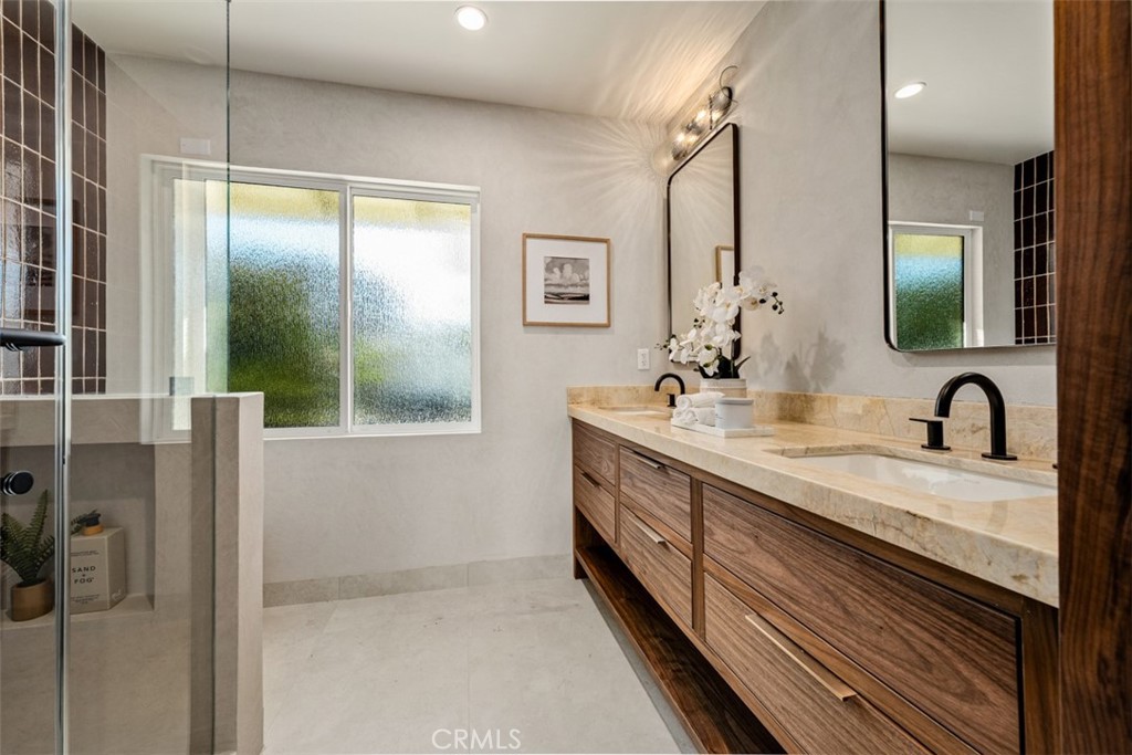 4230 N Virginia Road Property Photo 4