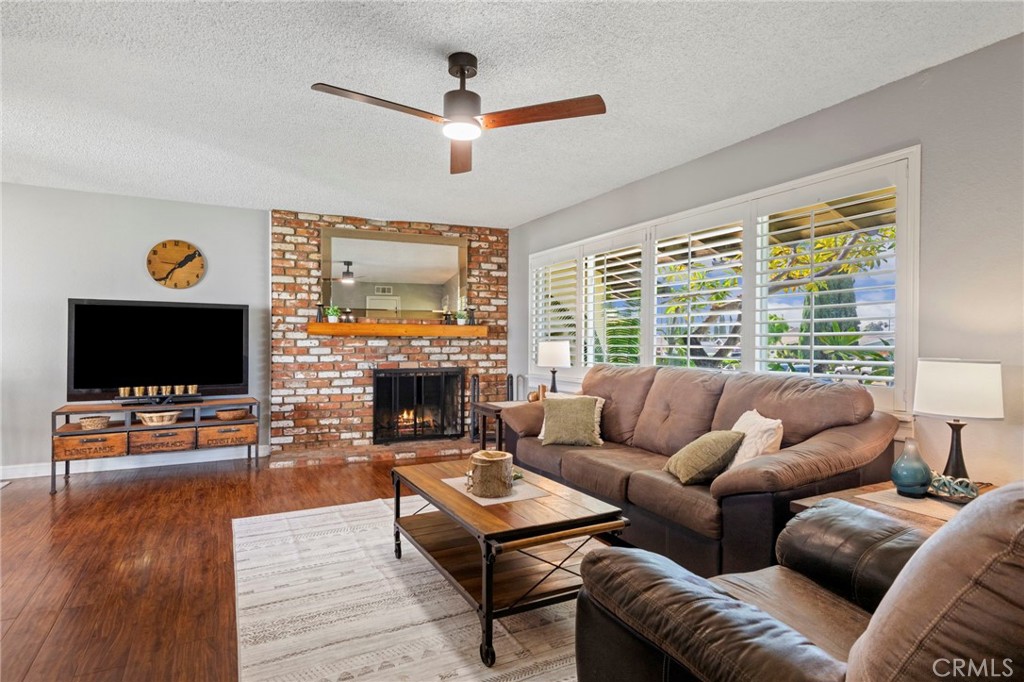 1521 Kenneth Drive Property Photo 2
