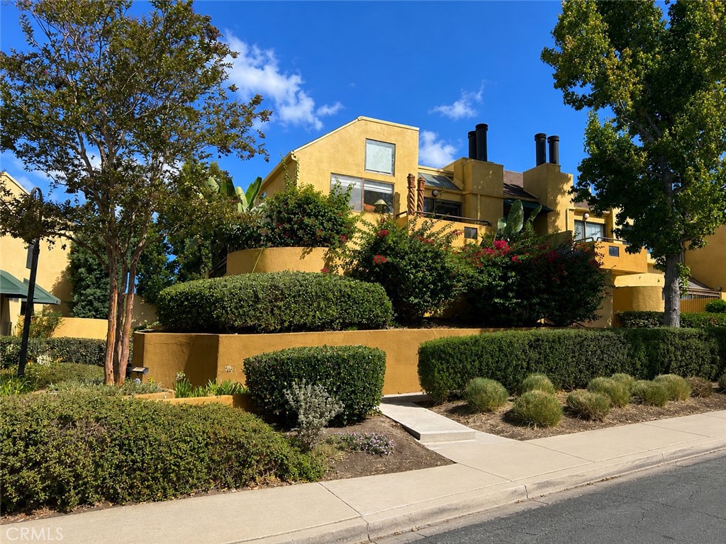 25712 Le Parc 49 Property Photo 1
