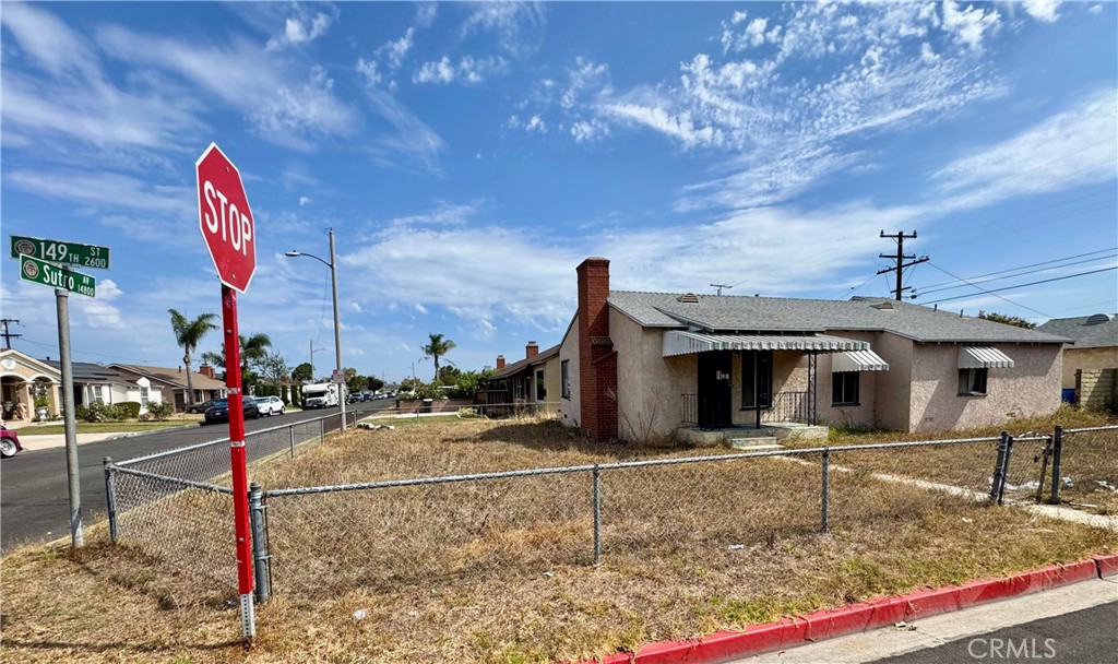 14866 Sutro Avenue Property Photo 3