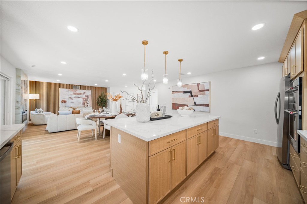 101 W Madison Avenue Property Photo 18