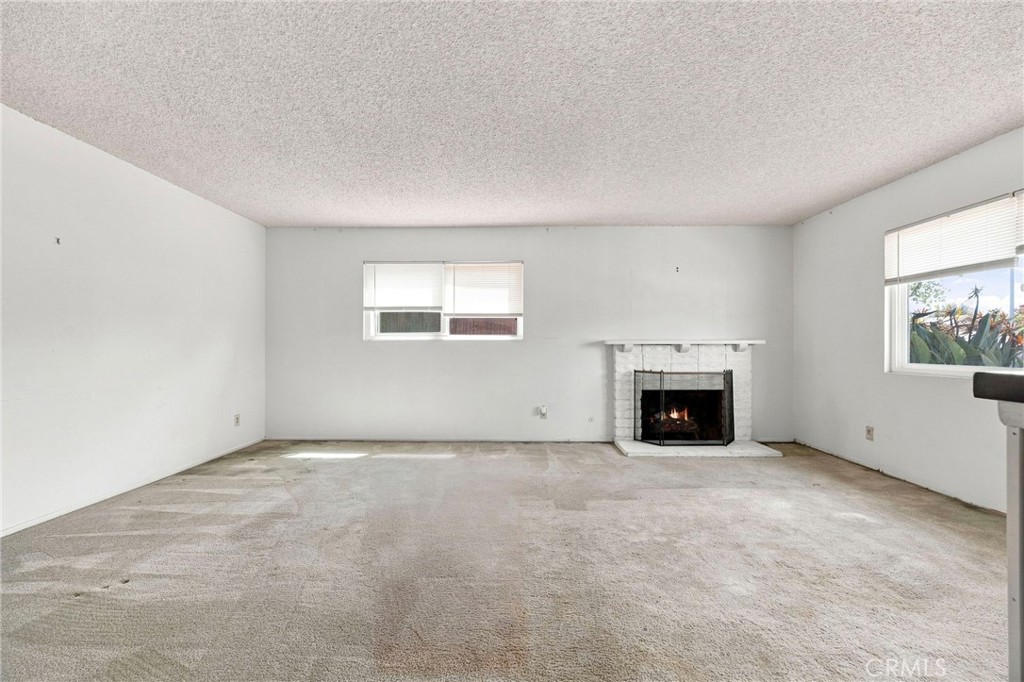 537 E Juanita Property Photo 7