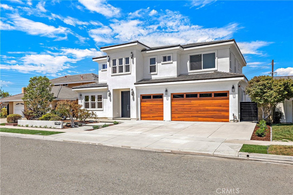 8719 Hummingbird Property Photo 4