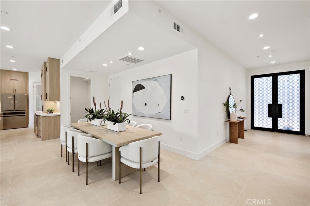 8719 Hummingbird Property Photo 7