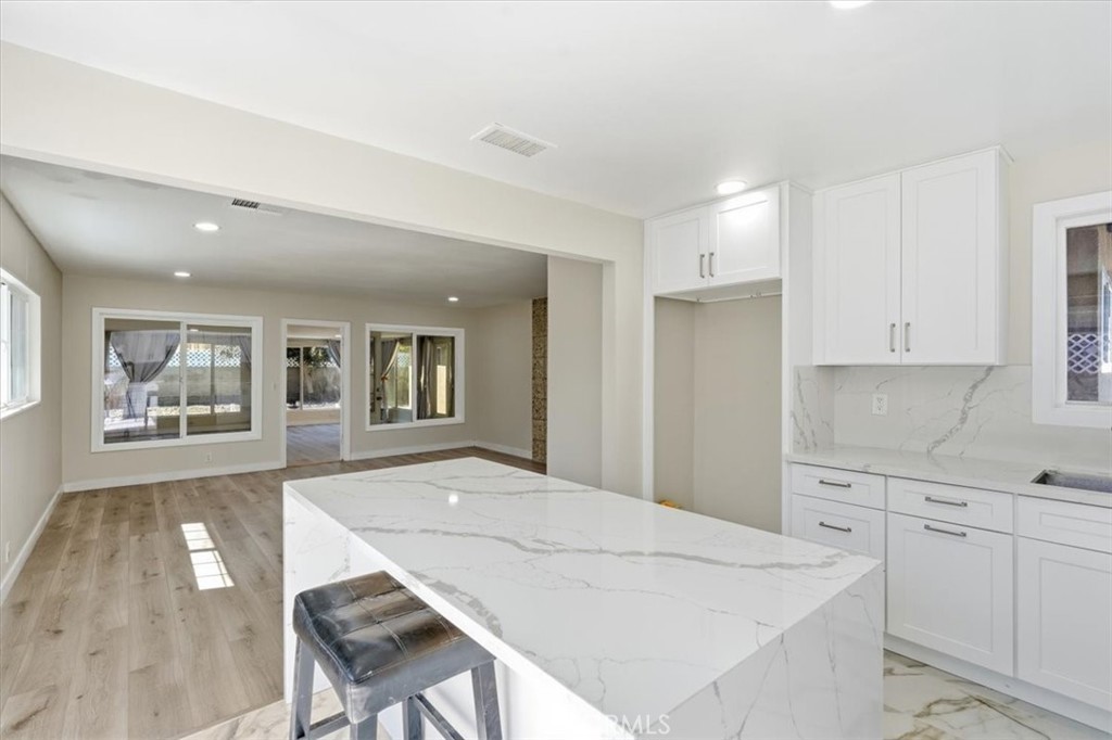 10112 Traylor Way Property Photo 10