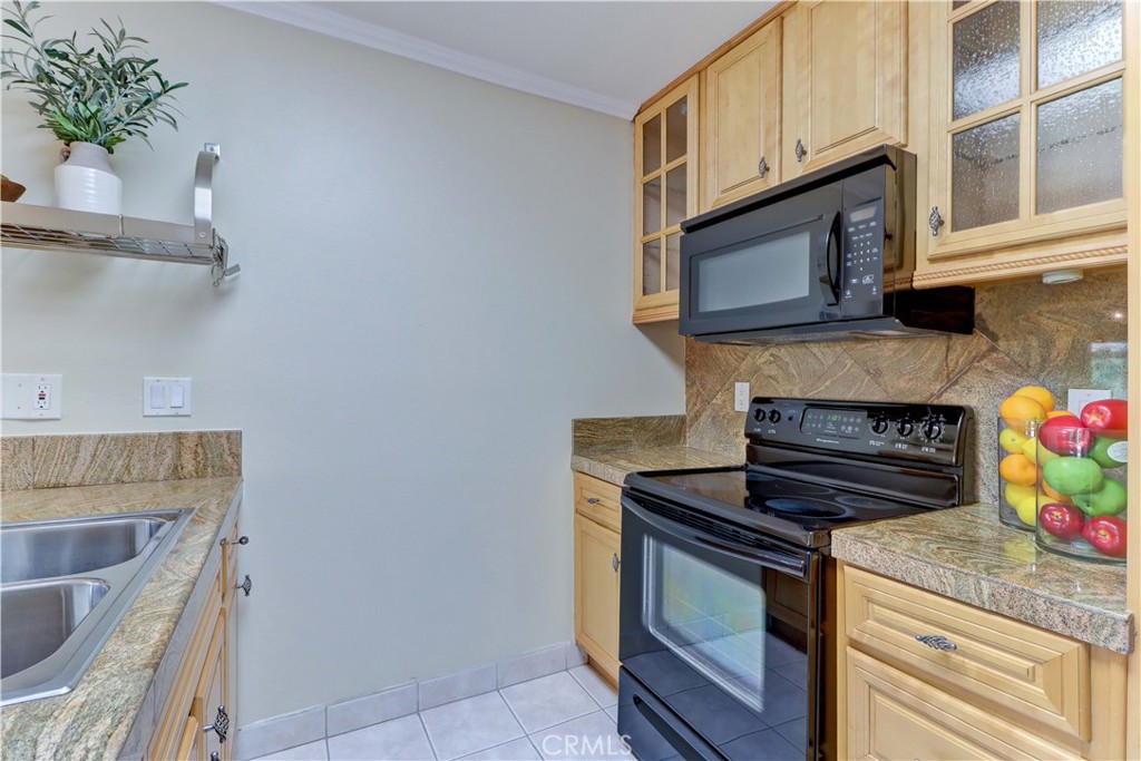 3059 Via Serena S C Property Photo 17