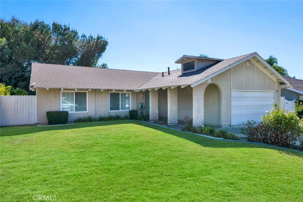 26002 Via Del Norte Property Photo 1