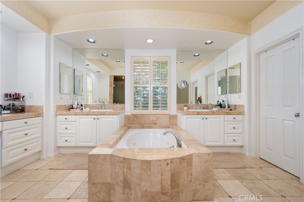 17 Winslow Property Photo 40