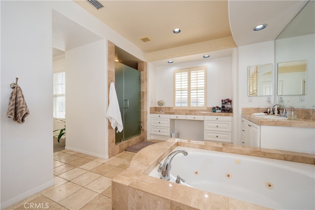 17 Winslow Property Photo 43