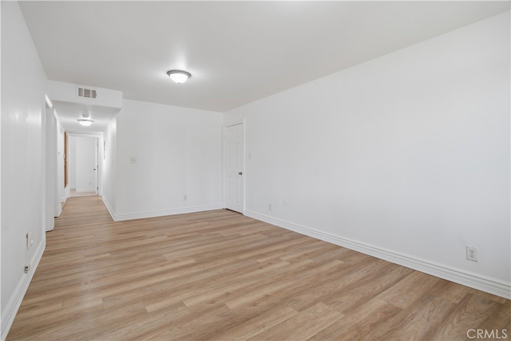 1353 W 60th Property Photo 12