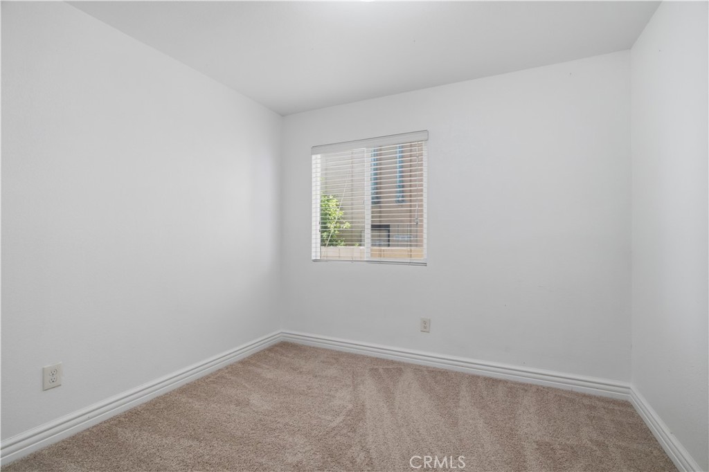 1353 W 60th Property Photo 15