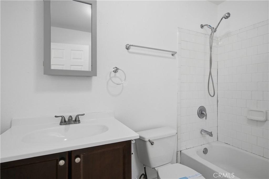 1353 W 60th Property Photo 18