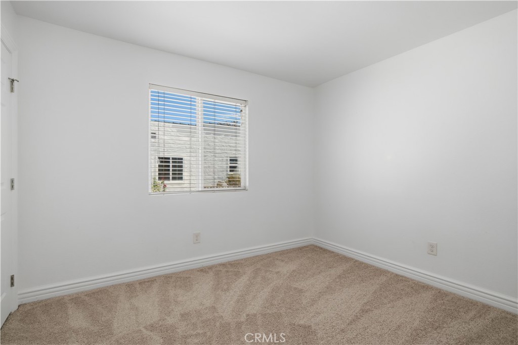 1353 W 60th Property Photo 20
