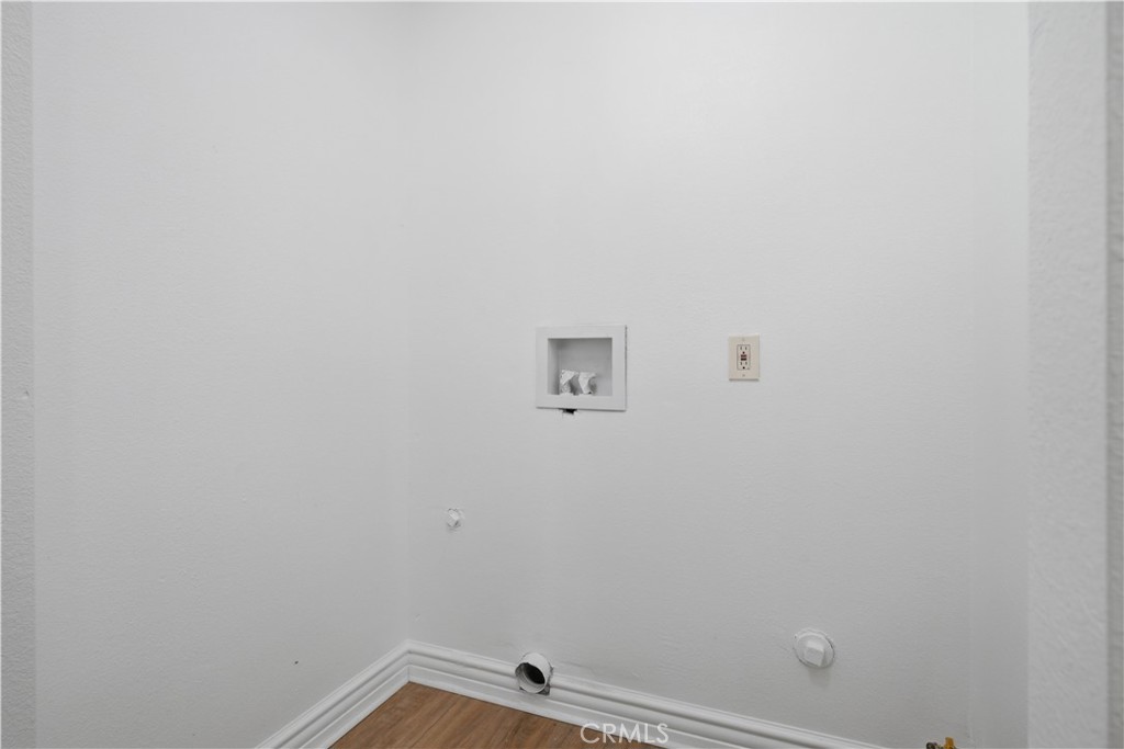 1353 W 60th Property Photo 21
