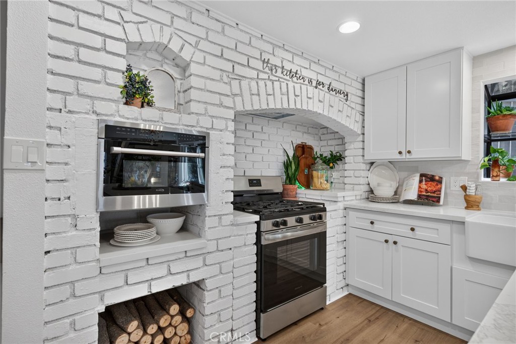 30916 Glen Oak Property Photo 4