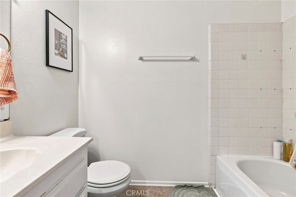 1361 S Walnut 3875 Property Photo 16