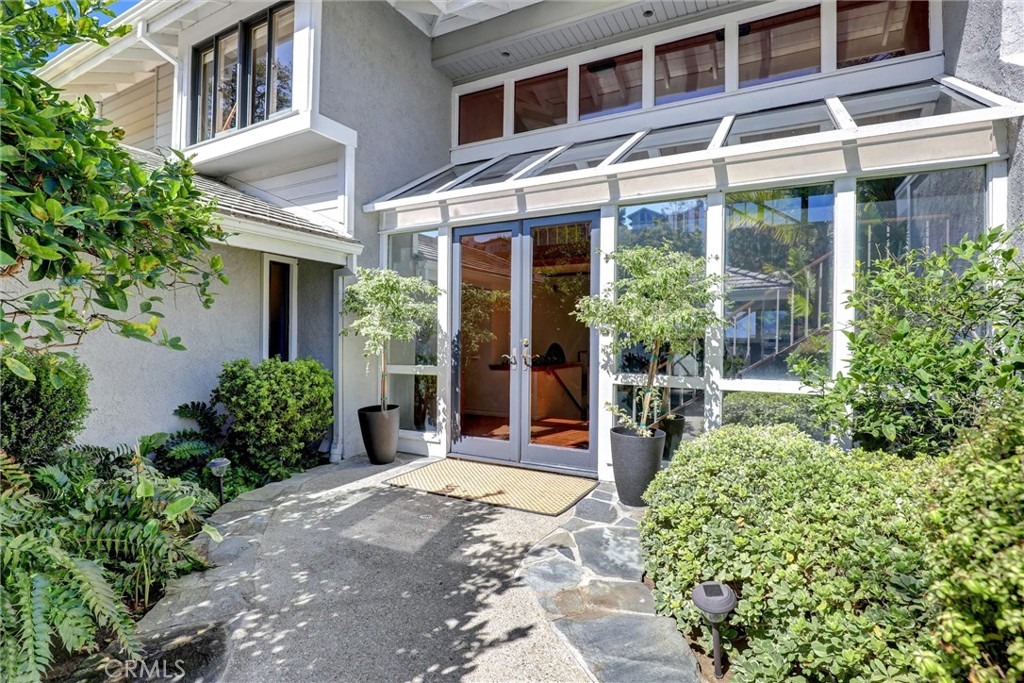 1 Saint Tropez Property Photo 8