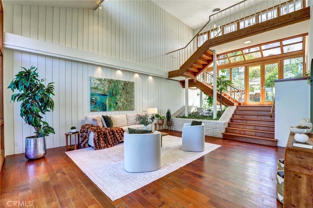1 Saint Tropez Property Photo 11