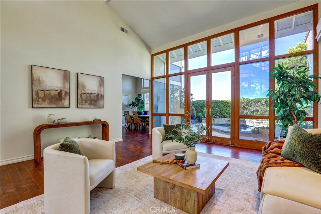 1 Saint Tropez Property Photo 14