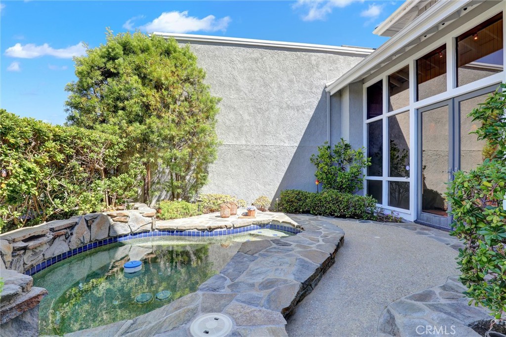 1 Saint Tropez Property Photo 15