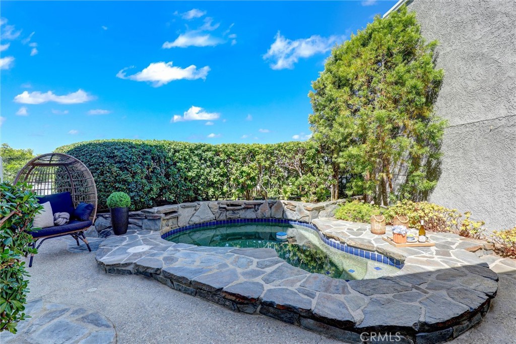 1 Saint Tropez Property Photo 17
